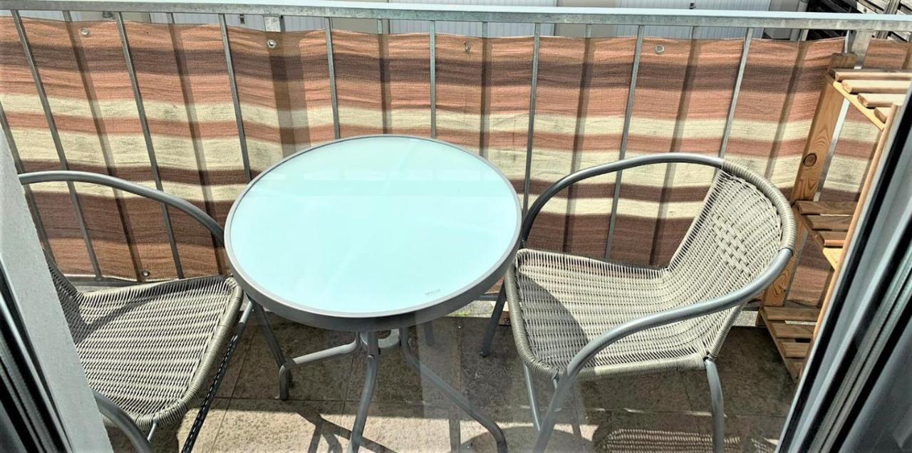Apartment Voll Moebeliert Mit Balkon Bremen Exteriör bild